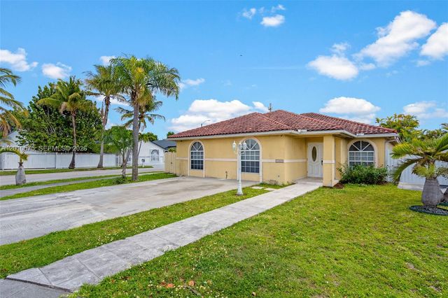 14300 SW 52nd St, Miami, FL 33175
