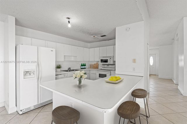 14300 SW 52nd St, Miami, FL 33175