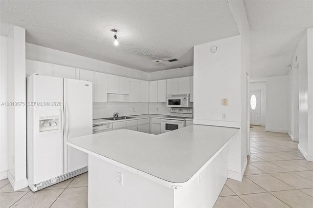 14300 SW 52nd St, Miami, FL 33175