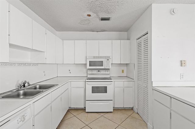 14300 SW 52nd St, Miami, FL 33175