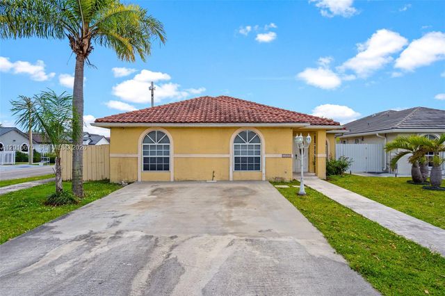 14300 SW 52nd St, Miami, FL 33175