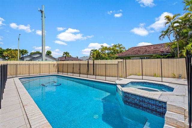 14300 SW 52nd St, Miami, FL 33175