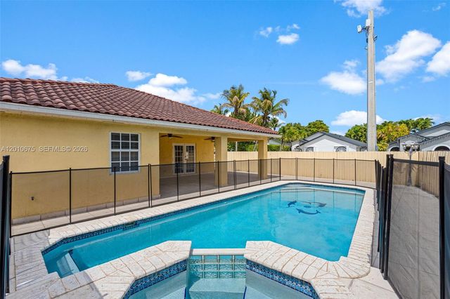 14300 SW 52nd St, Miami, FL 33175