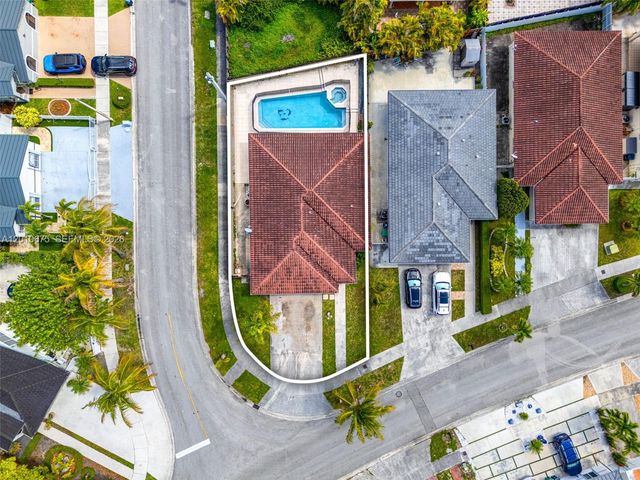 14300 SW 52nd St, Miami, FL 33175