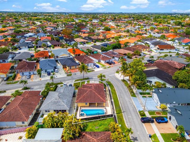 14300 SW 52nd St, Miami, FL 33175