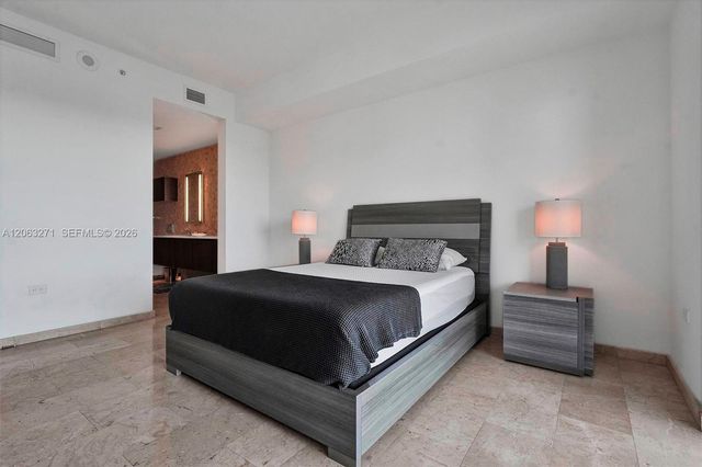 88 SW 7th St 2106, Miami, FL 33130