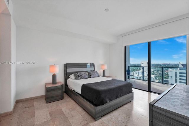 88 SW 7th St 2106, Miami, FL 33130