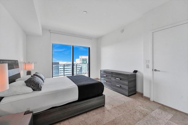 88 SW 7th St 2106, Miami, FL 33130