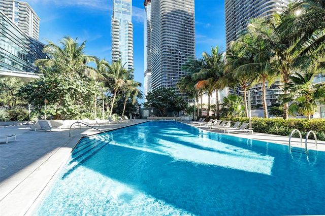 88 SW 7th St 2106, Miami, FL 33130