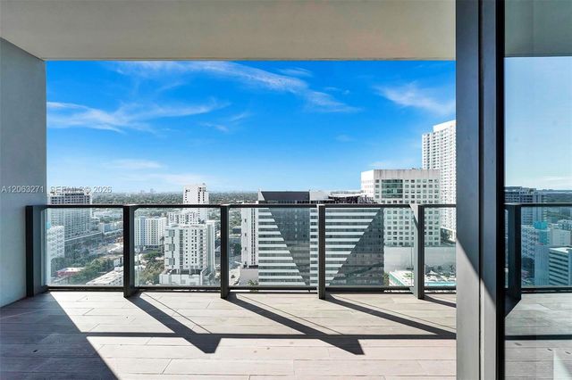 88 SW 7th St 2106, Miami, FL 33130