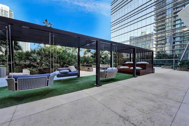 88 SW 7th St 2106, Miami, FL 33130