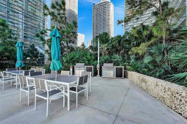 88 SW 7th St 2106, Miami, FL 33130