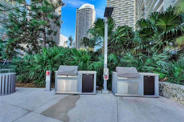 88 SW 7th St 2106, Miami, FL 33130