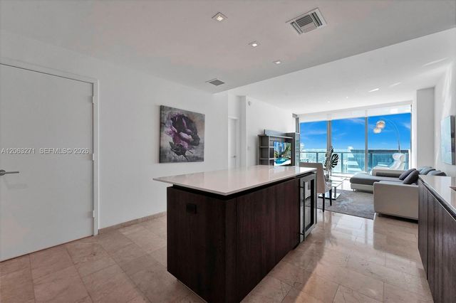 88 SW 7th St 2106, Miami, FL 33130