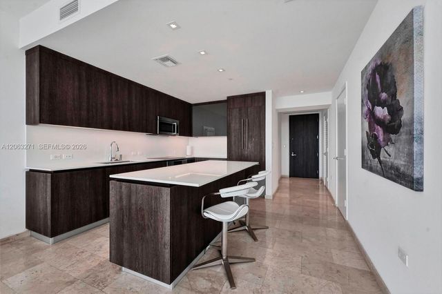 88 SW 7th St 2106, Miami, FL 33130
