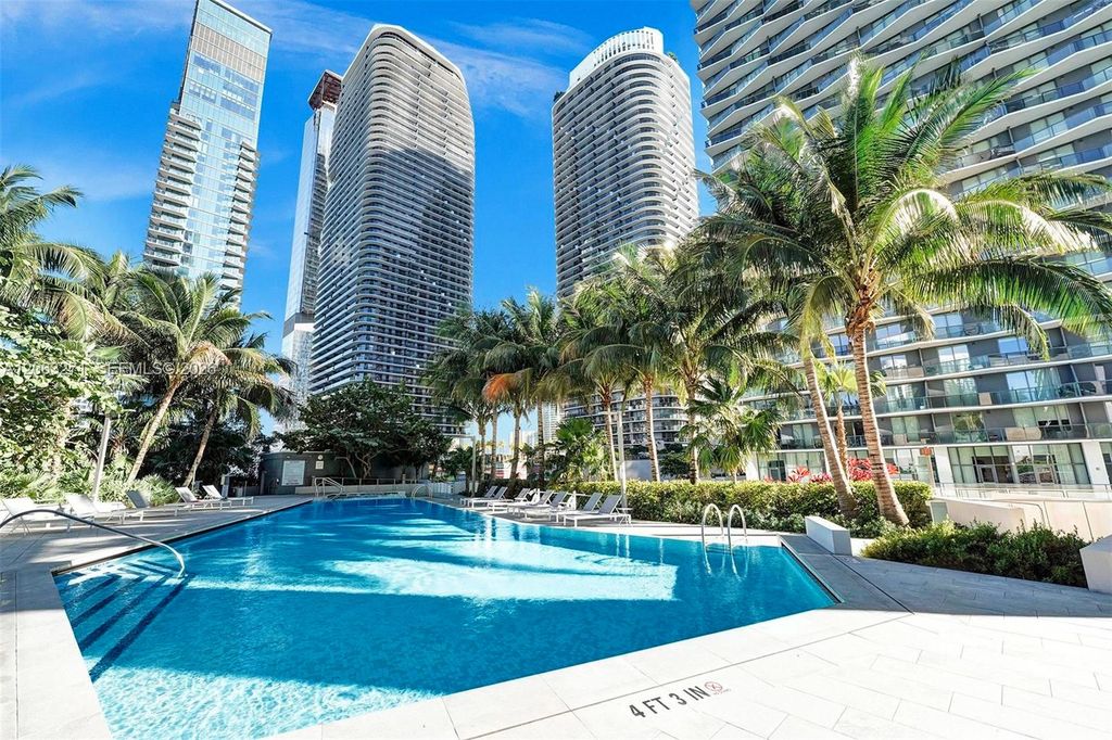 88 SW 7th St 2106, Miami, FL 33130