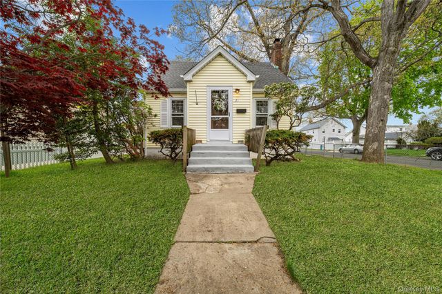 21 Voshage Street, North Baldwin, NY 11510