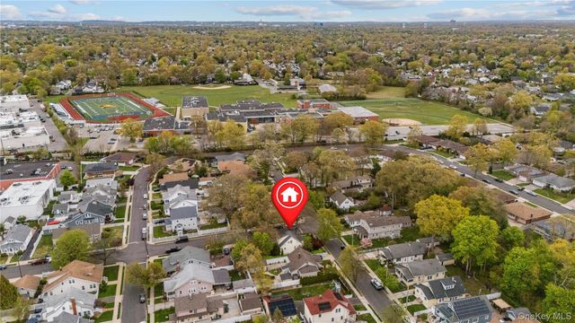 21 Voshage Street, North Baldwin, NY 11510