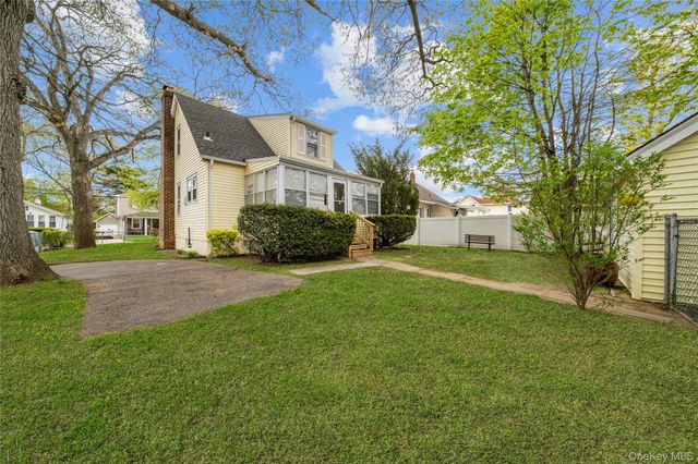 21 Voshage Street, North Baldwin, NY 11510