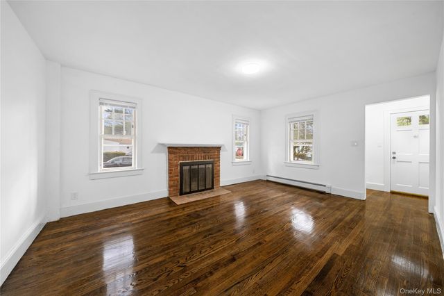 21 Voshage Street, North Baldwin, NY 11510