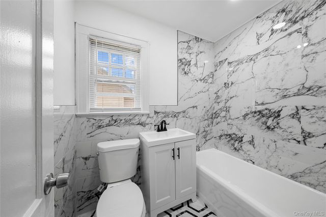 21 Voshage Street, North Baldwin, NY 11510