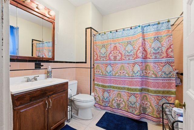 35 Algonquin St, Boston, MA 02124