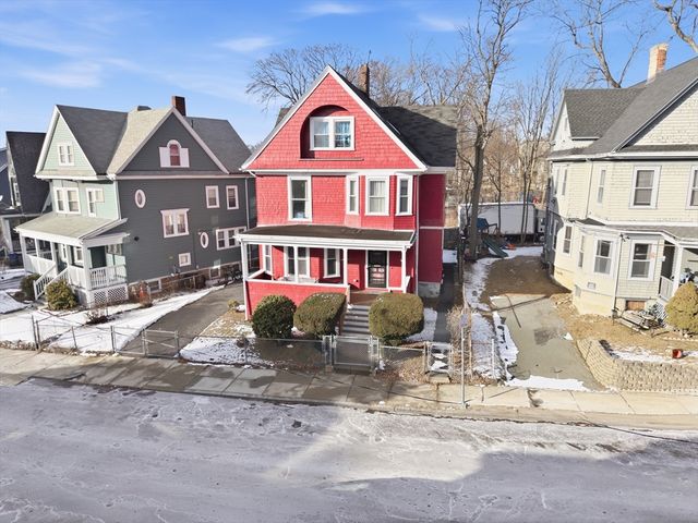 35 Algonquin St, Boston, MA 02124