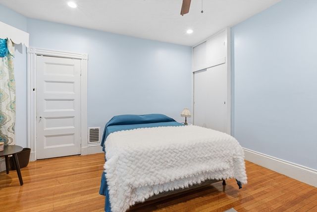 35 Algonquin St, Boston, MA 02124