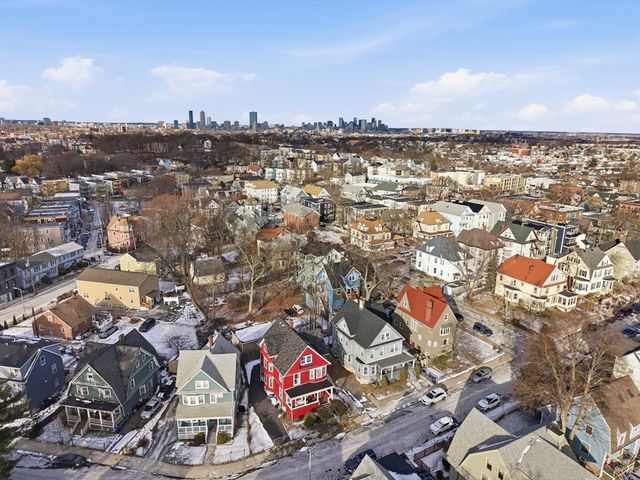 35 Algonquin St, Boston, MA 02124