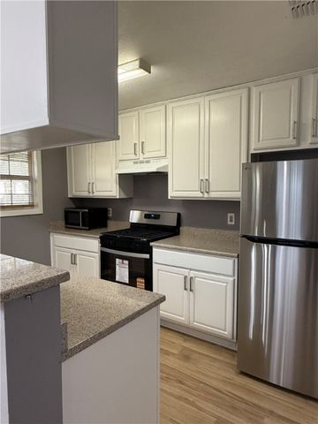 1205 Thompson Street, Bryan, TX 77803