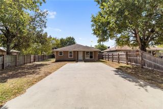 1205 Thompson Street, Bryan, TX 77803