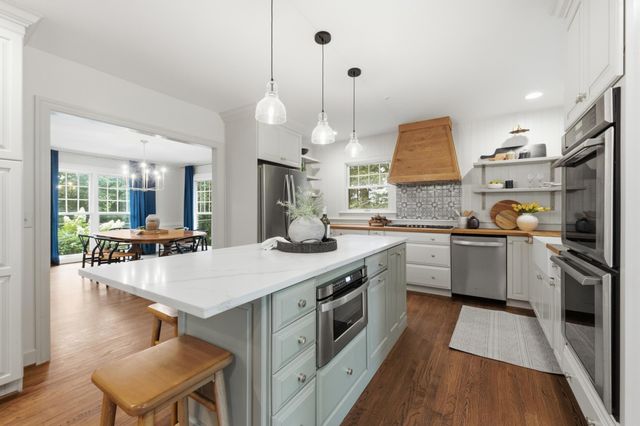 414 N Bragg Avenue, Lookout Mountain, TN 37350