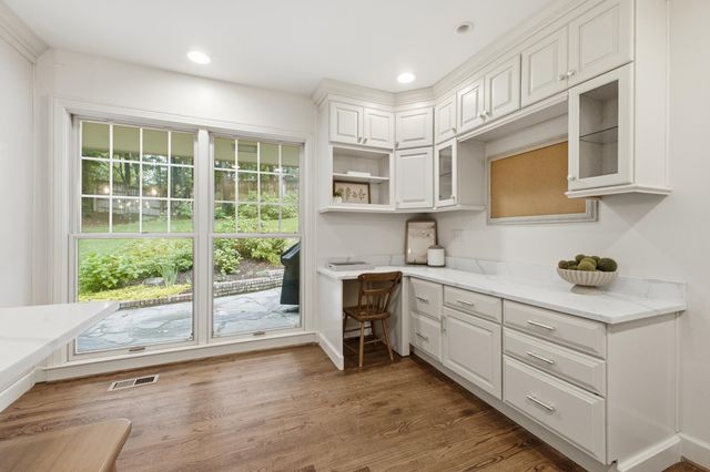 414 N Bragg Avenue, Lookout Mountain, TN 37350