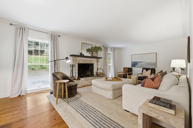 414 N Bragg Avenue, Lookout Mountain, TN 37350