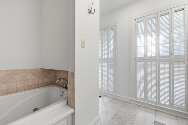 414 N Bragg Avenue, Lookout Mountain, TN 37350