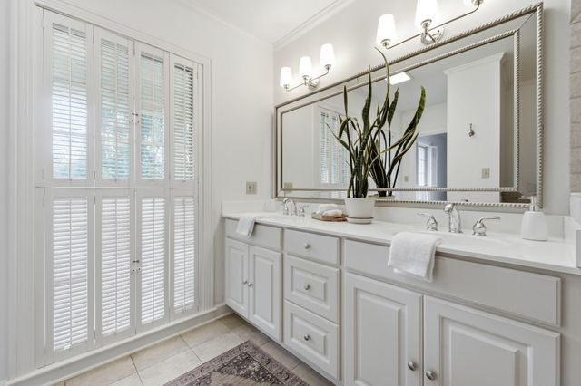 414 N Bragg Avenue, Lookout Mountain, TN 37350