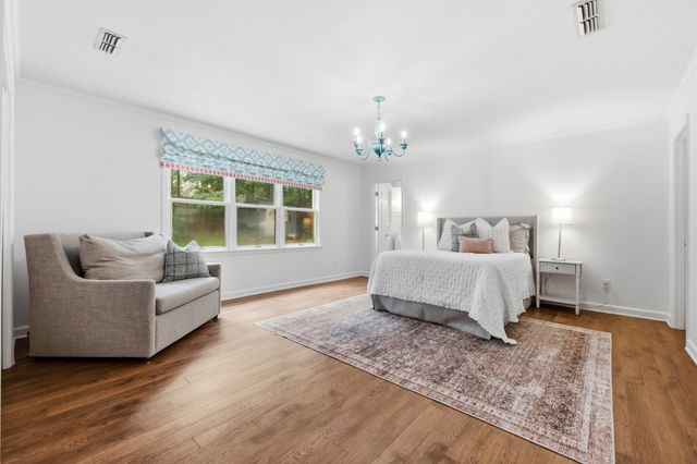 414 N Bragg Avenue, Lookout Mountain, TN 37350