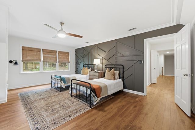 414 N Bragg Avenue, Lookout Mountain, TN 37350