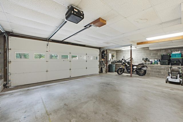 414 N Bragg Avenue, Lookout Mountain, TN 37350