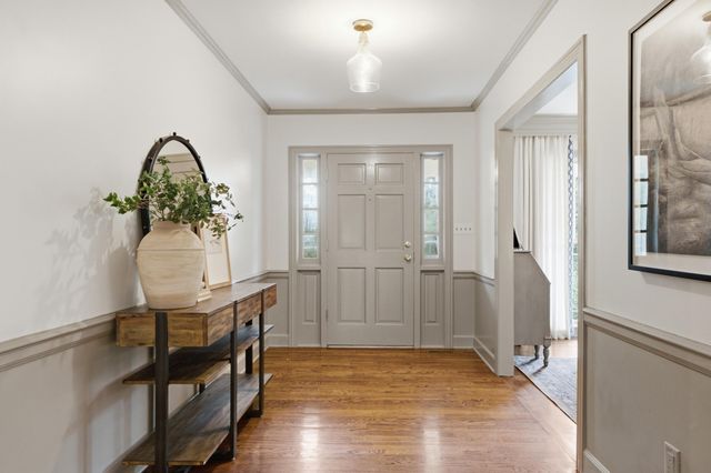 414 N Bragg Avenue, Lookout Mountain, TN 37350
