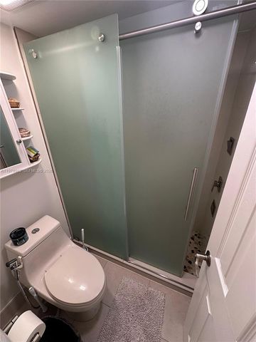 7401 NW 16th St 407, Plantation, FL 33313