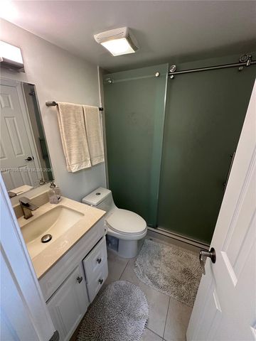 7401 NW 16th St 407, Plantation, FL 33313