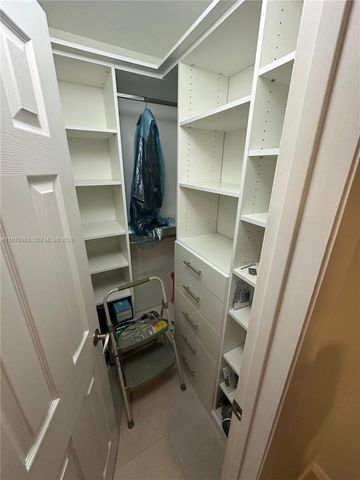 7401 NW 16th St 407, Plantation, FL 33313