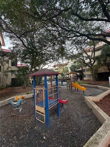 7401 NW 16th St 407, Plantation, FL 33313