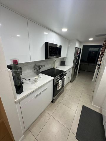 7401 NW 16th St 407, Plantation, FL 33313