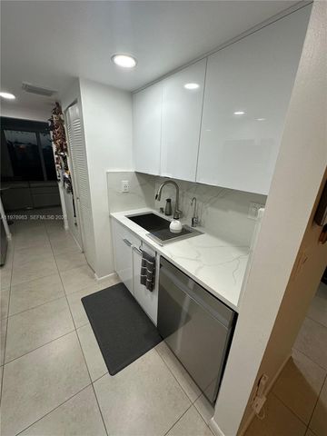 7401 NW 16th St 407, Plantation, FL 33313