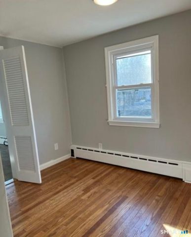 270 East Street, Plainville, CT 06062