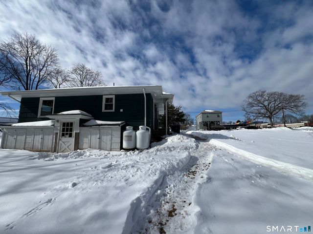 270 East Street, Plainville, CT 06062