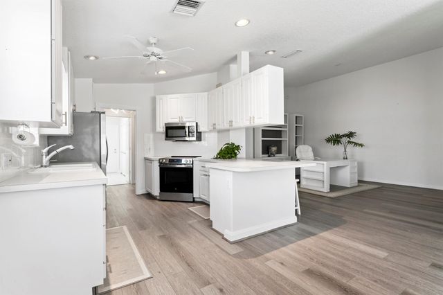 10780 SW Dardanelle Drive, Port St Lucie, FL 34987