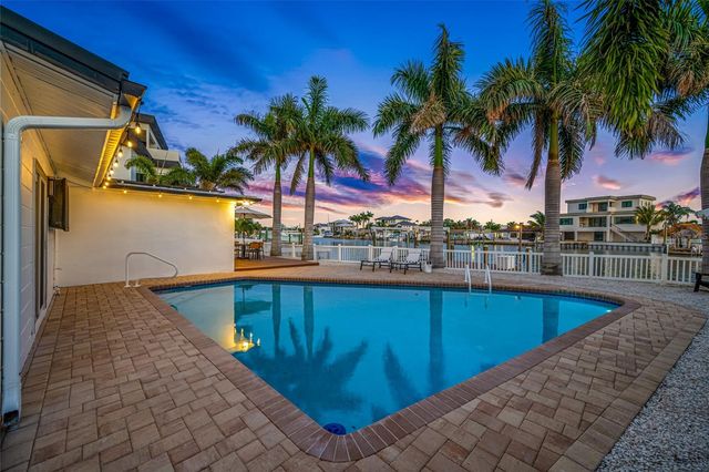 7984 1ST AVENUE S, St Petersburg, FL 33707